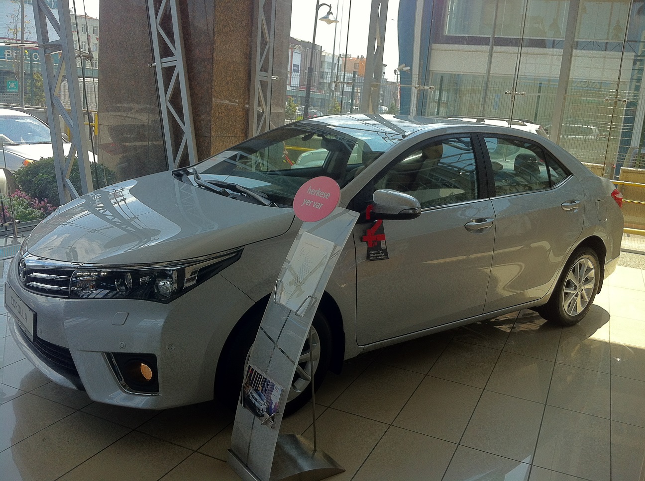  Yeni Corolla, 1.4 d4d MMT ve 1.6 Multidrive s: Test Sürüşü, İncelemesi ve Karşılaştırması.