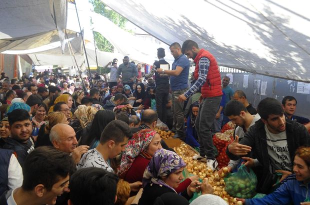 Bütün pazarı satın aldı, her şeyi bedava dağıttı
