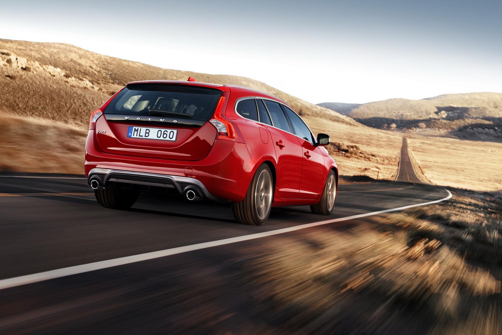  VOLVO 60 SERİLERİ R-Design VERSİYONA KAVUŞTU