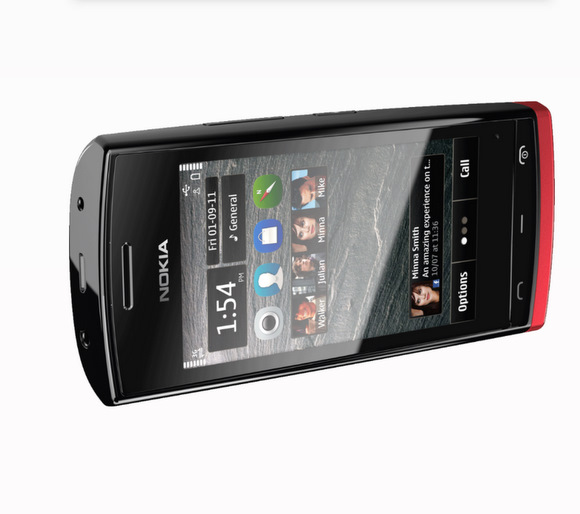 Huzurlarınızda 1 GHz işlemcili ve Symbian Anna işletim sistemli Nokia 500