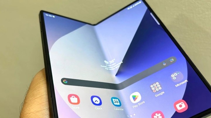 Samsung Galaxy Z Fold 6 Slim'in ismi, ekran boyutu ve kalınlığı belli oldu