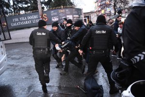 IŞİD tarafından katledilmeyi protesto eden yurttaşlara polis saldırısı