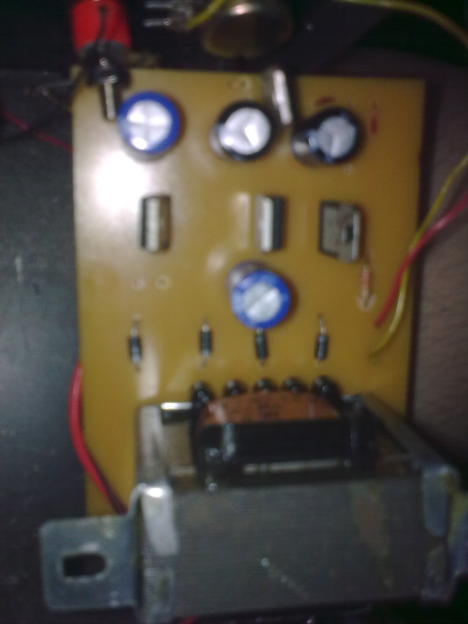  Güç kaynağım kısa devre oluyor