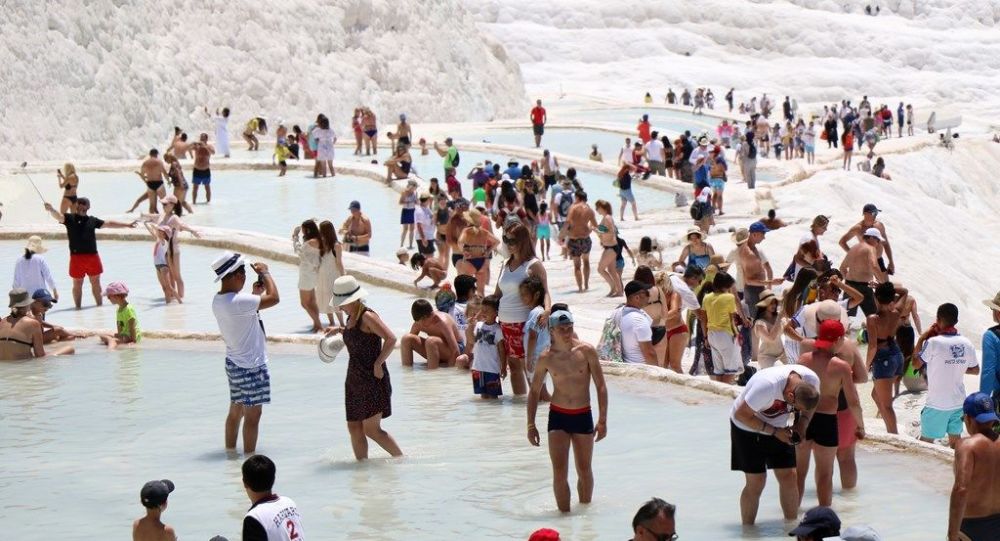 Ayasofya'ya giriş 100 liraya , Pamukkale'ye giriş 80 liraya çıktı