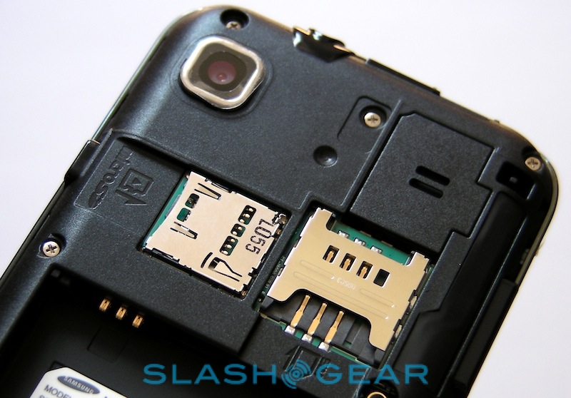  SAMSUNG GALAXY S İNCELEME:ANDROİD 2.1/1 GHZ/5MP  720P/802.11N/4'' S-AMOLED