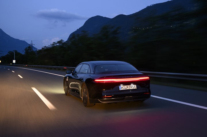 Lucid'in elektrikli sedanından dünya rekoru: Tek şarjla 1.205 km yol yaptı