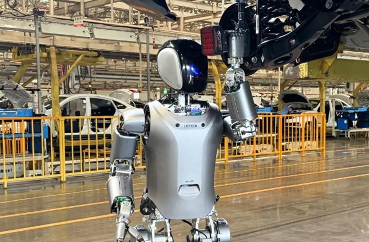 Çinli Dongfeng, araç fabrikalarında insansı robotlar kullanacak