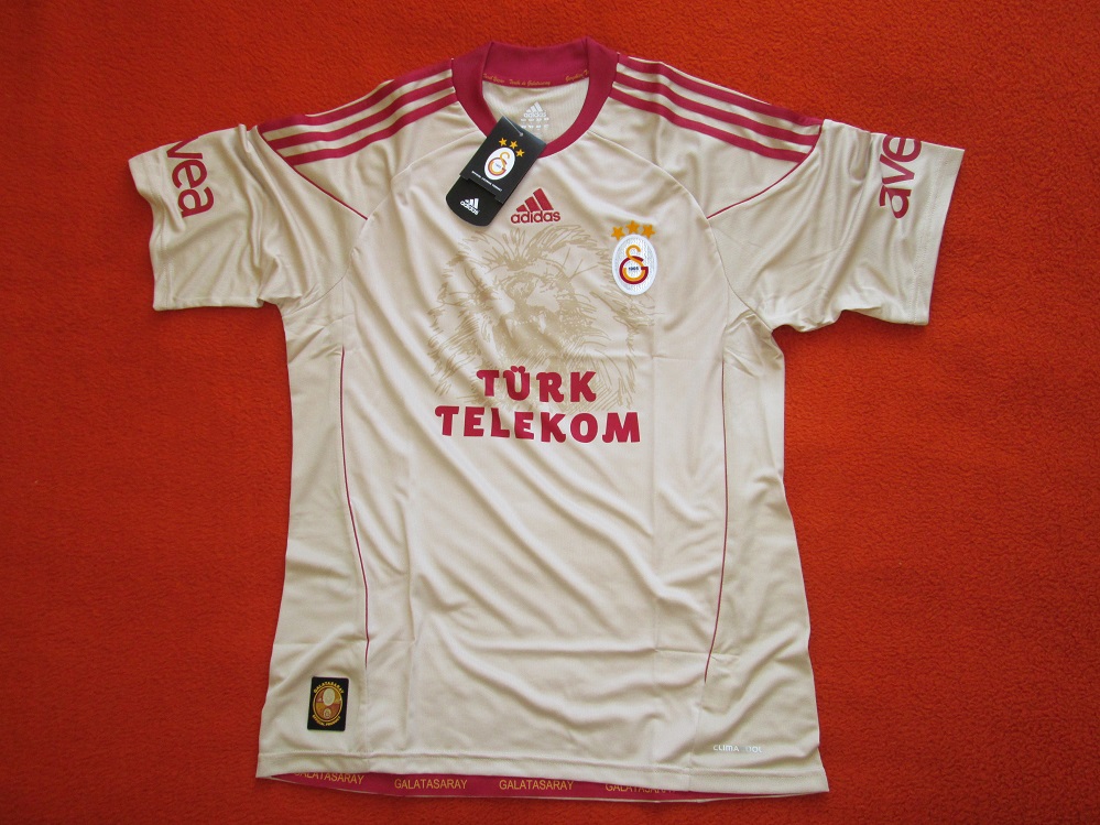  SATILIK---GALATASARAY 2009-2010 ADİDAS ORJİNAL ASLANLI-MOR VE MERCAN FORMALAR-L-(35 TL)