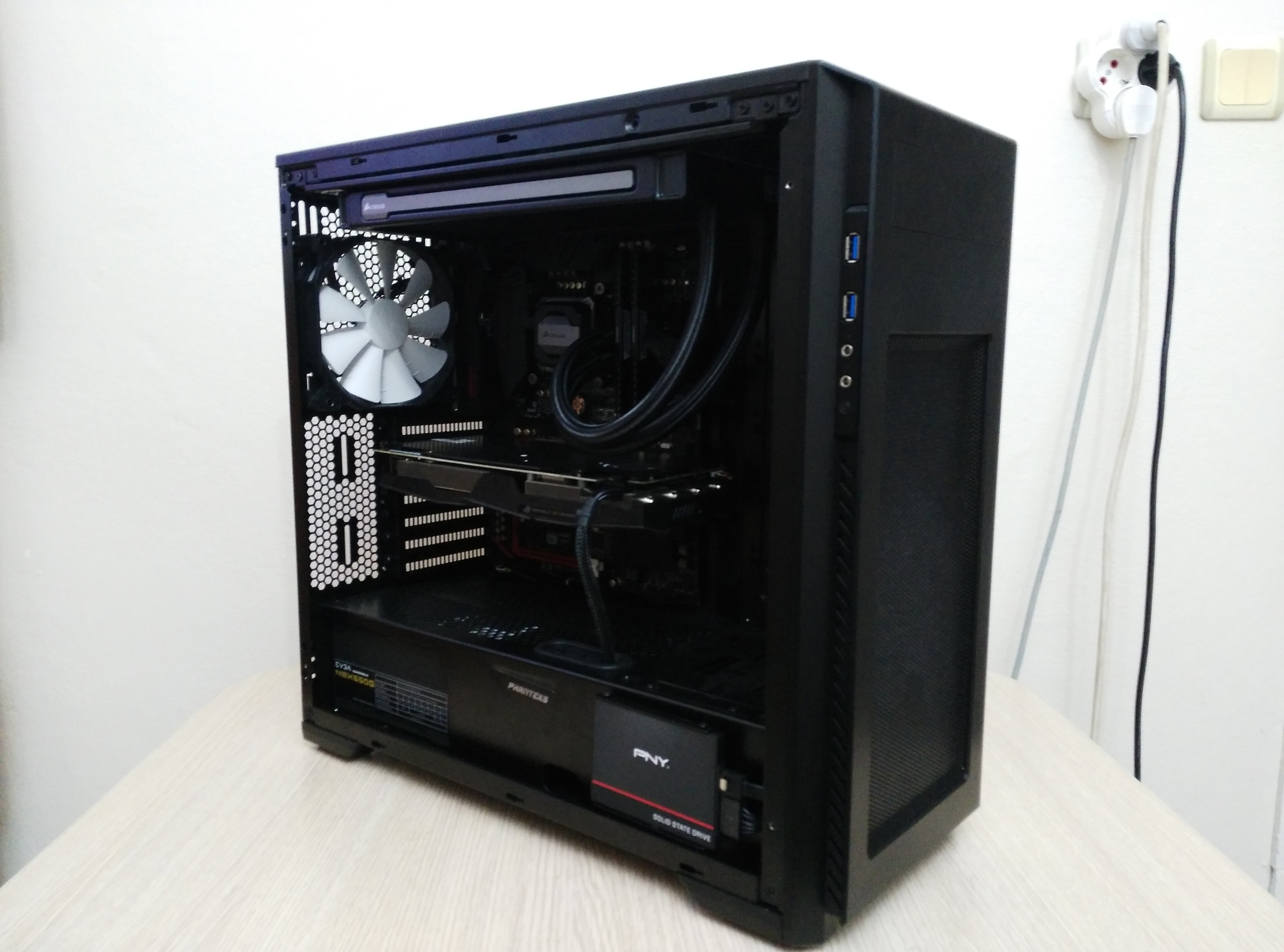 Phanteks Enthoo Pro M Acrylic