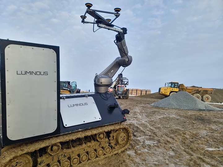 Güneş paneli kurulumunu 10 kat daha verimli hale getiren robot