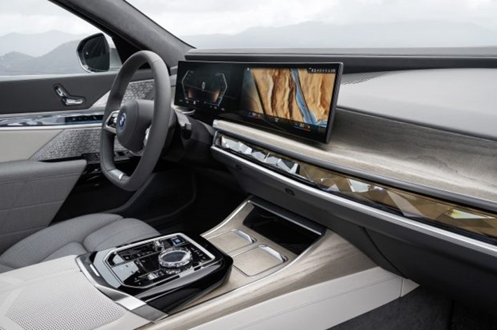 BMW Group, elektrikli araç satışlarını %100'ün üzerinde artırdı