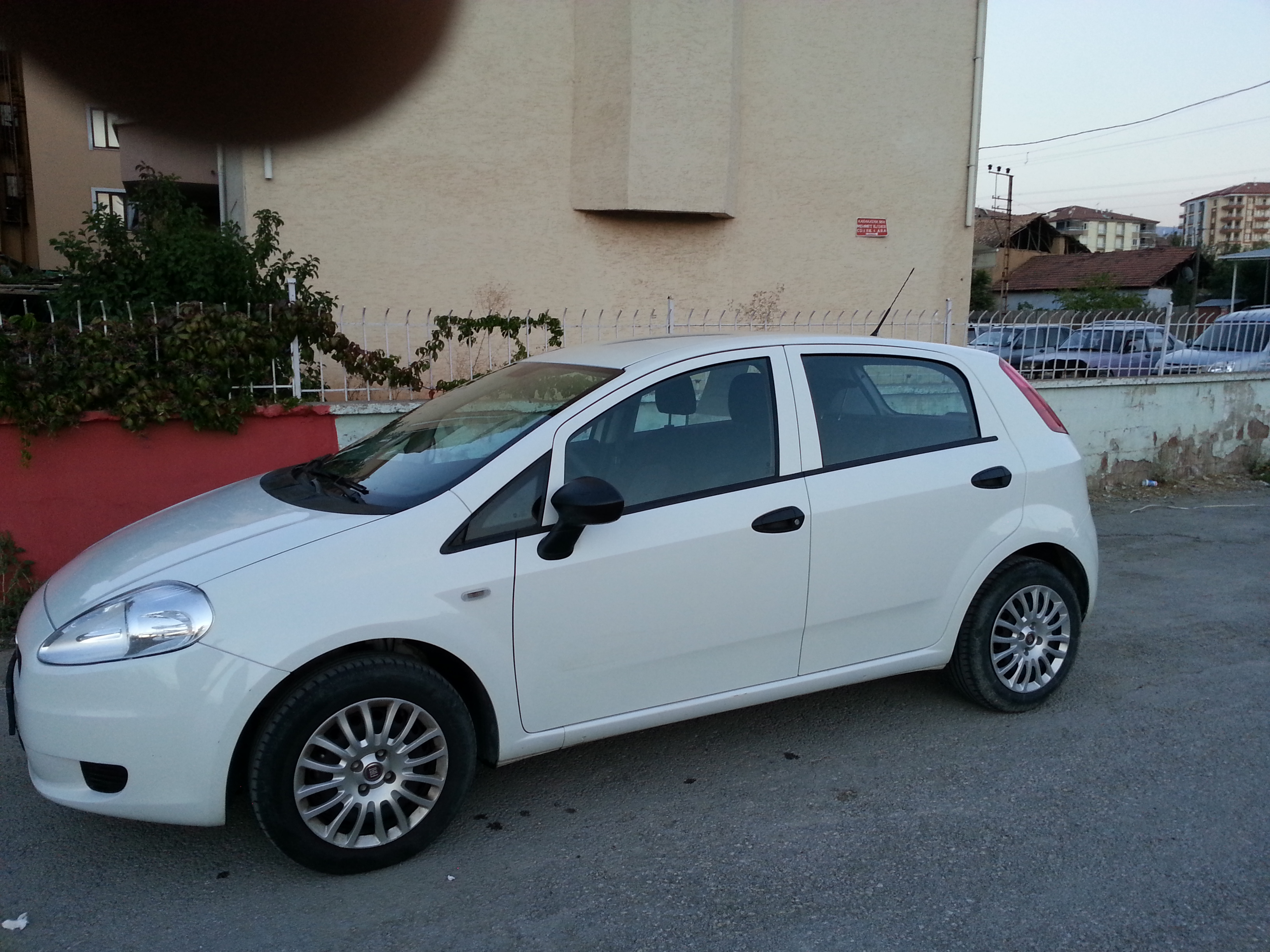  SATILIK- İLK SAHİBİNDEN 2012 FIAT PUNTO TAMAMEN ORİJİNAL 26.750tl