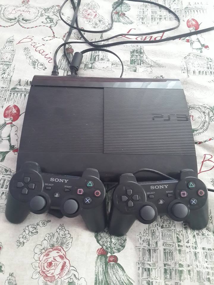  ÇOK TEMİZ PS3 SÜPER SLİM 500GB +GTA5.GHOST...