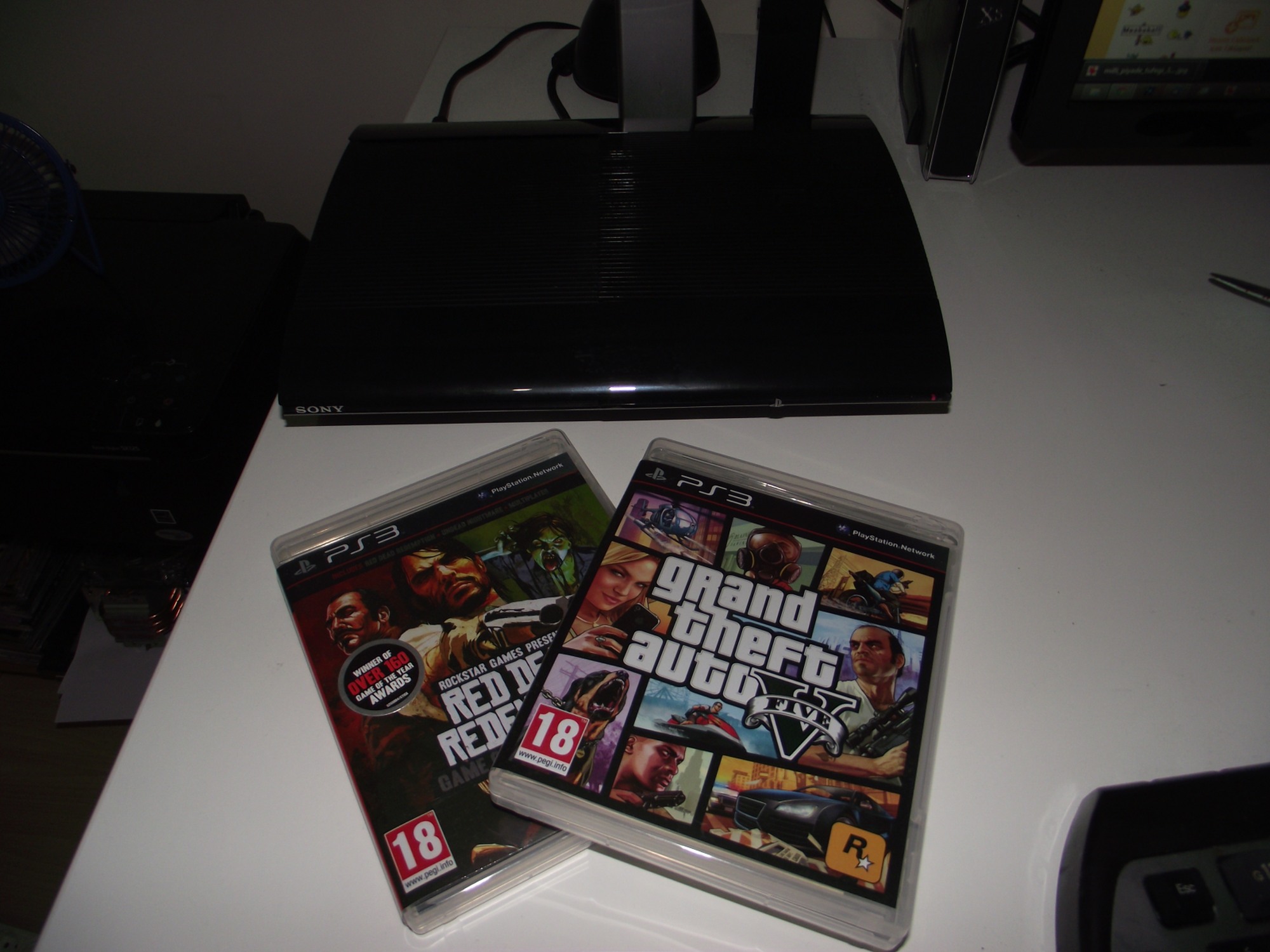  Satılık PS3 500GB Super slim + GTA V + Red Dead Redemption