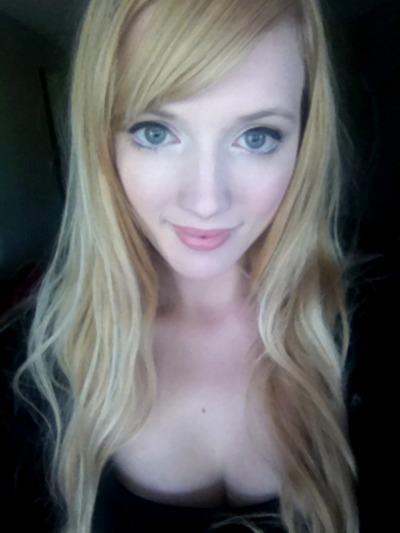  Dünya'nın En Güzel Bayanı Şuan LOL Oynuyor.