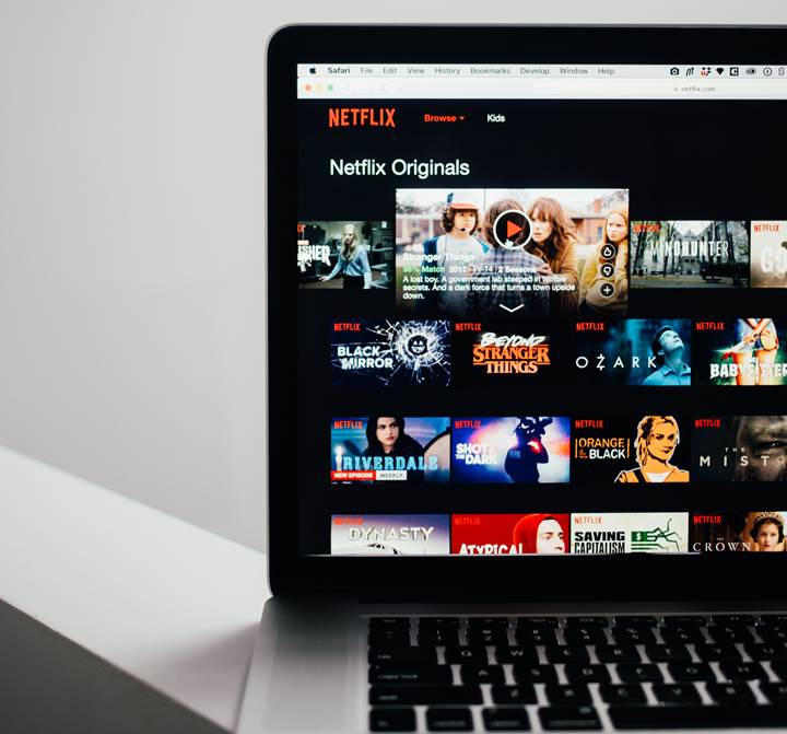 Netflix en çok izlenen içerik listelerini İngiltere için paylaştı: Hakan: Muhafız yabancı dil kategorisinde