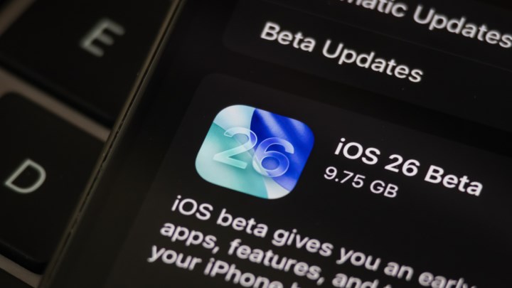 iOS 26 public beta beklenenden geç yayınlanabilir