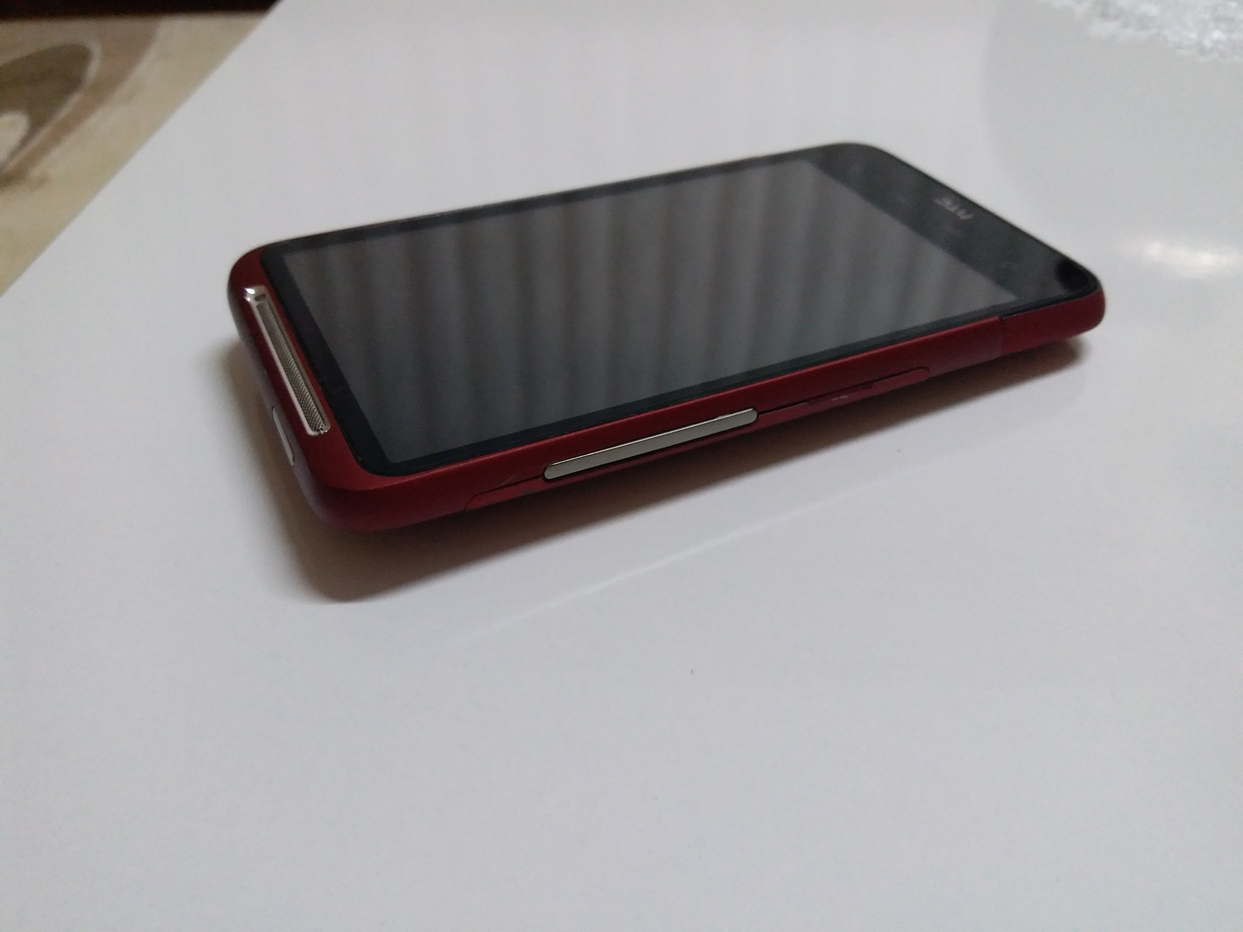  ATEŞ KIRMIZISI HTC DESİRE HD VE KAYITSIZ HTC ONE X 32GB