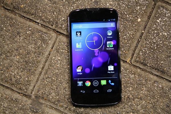 Google Nexus 4'ün ilk düşürme testi yayınlandı