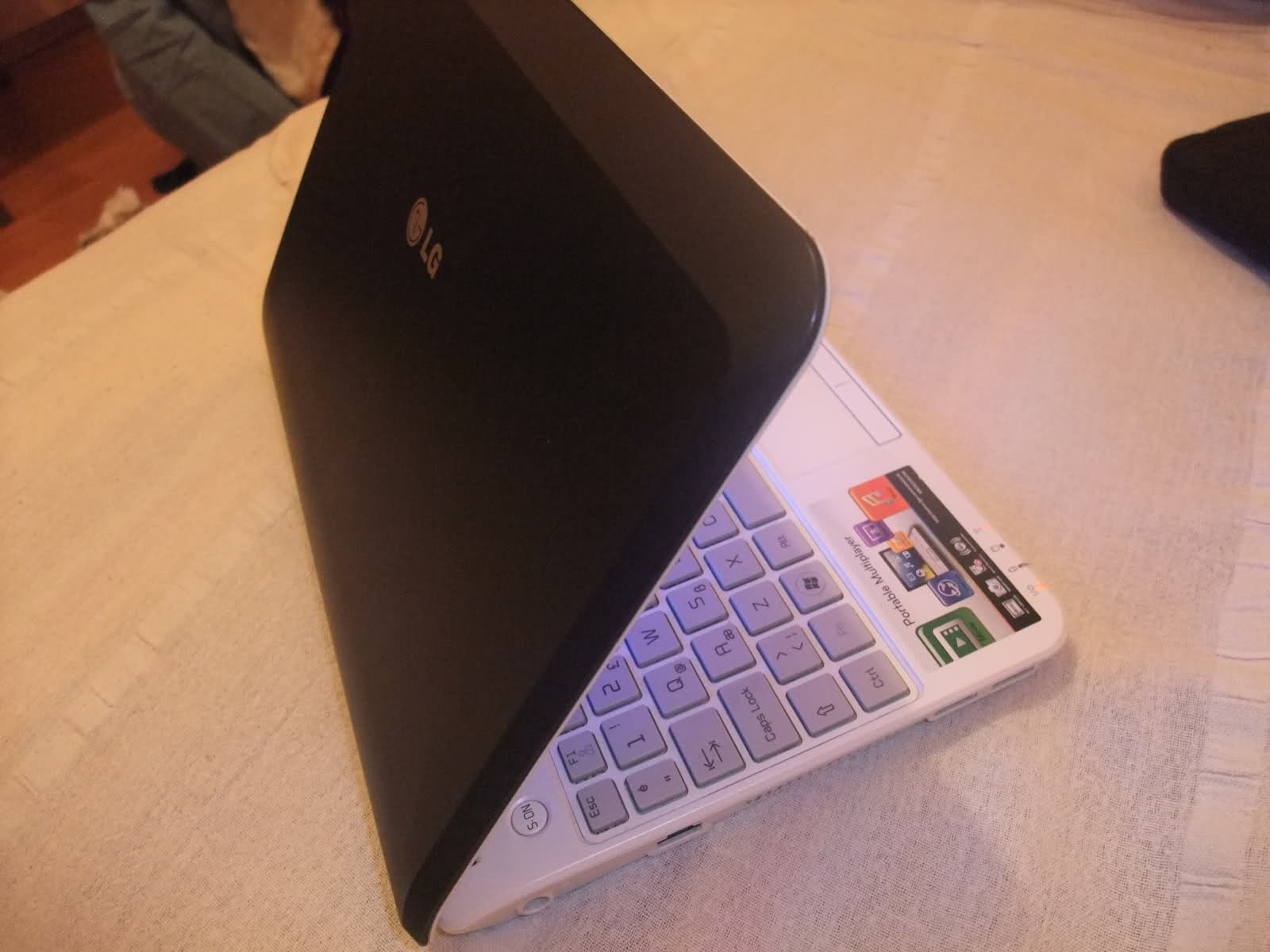  Acil Satılık LG x140 NETBOOK !! 300 tl oldu !