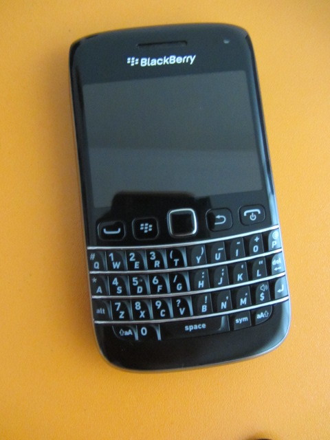  (satıştan vazgeçildi)Tertemiz Blackberry 9790 garantiili ACİLİYETTEN SADECE 300 TL