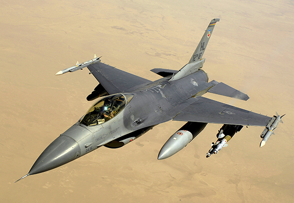 Boeing, daha gerçekçi eğitim senaryoları için emekliye ayrılan F-16 savaş uçaklarını kullanmaya başladı