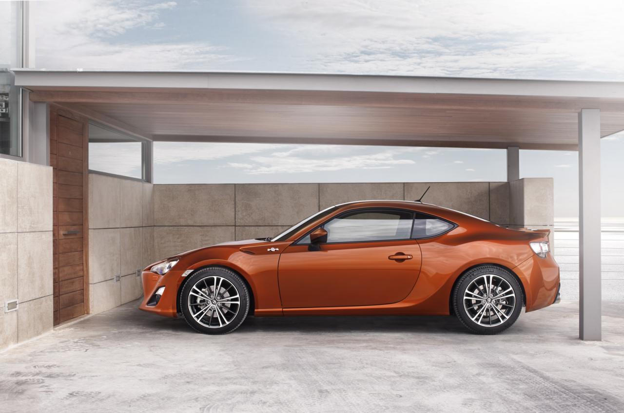  Toyota'dan Yeni Bir Model... GT 86