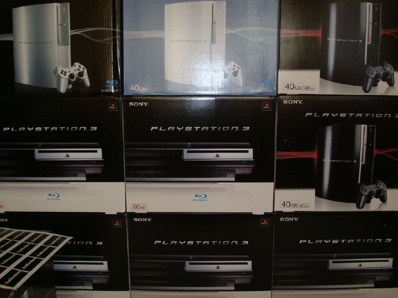  Beyaz PlayStation3 TR 'ye Geldi(mi)