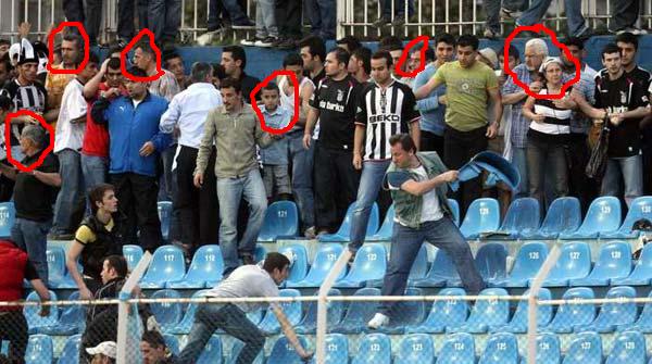  BJK-Bursa maçında tribünler karıştı