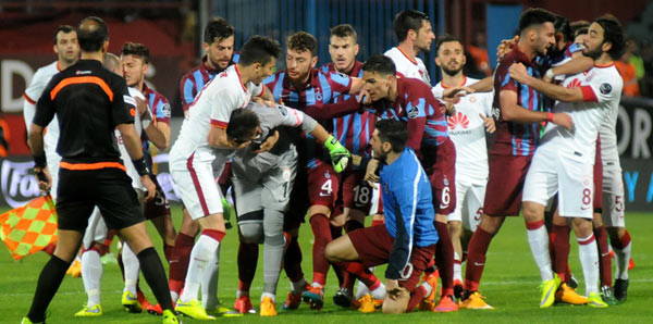  Son 5 Sezondur Ligde İlk 3'e Giremeyen Trabzonspor