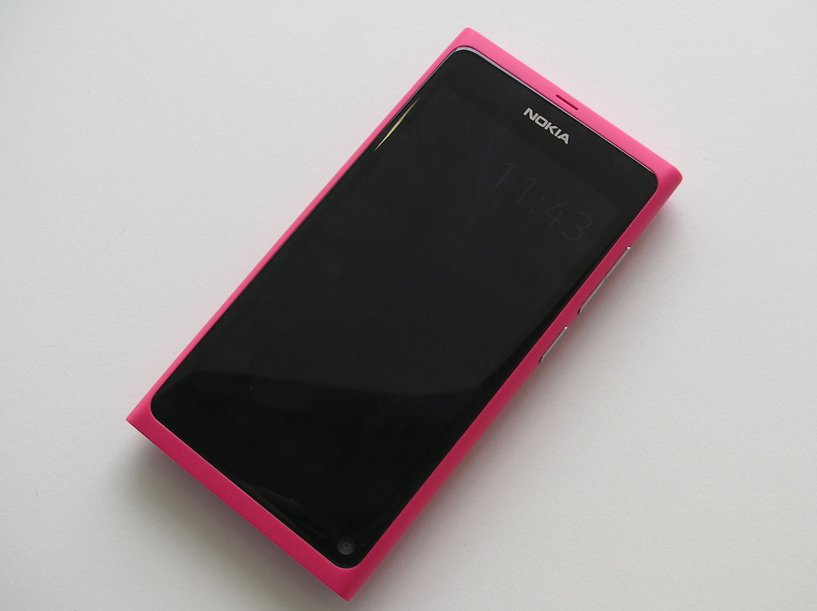  SATILDI Nokia N9 garantili kutulu faturalı