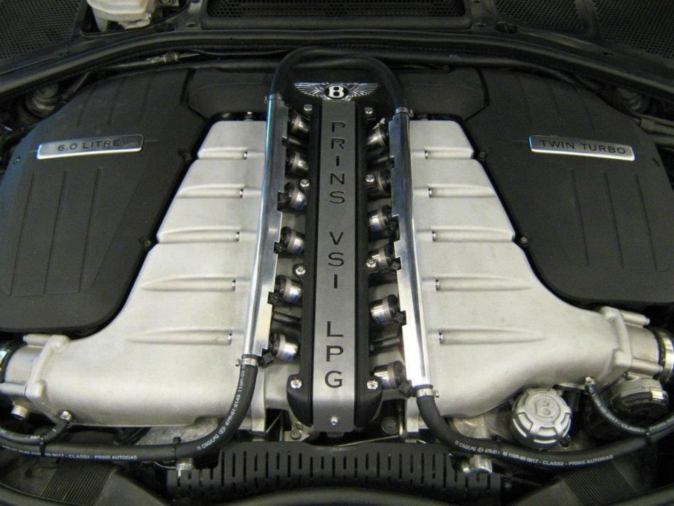  PRİNS YAPMIŞ YAPACAĞINI= V12 BENTLEY TWİN TURBO 6000 CC 447 KW