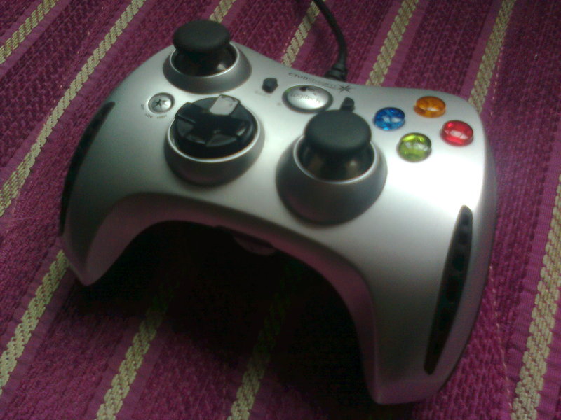  Logitech ChillStream (El soğutmalı gamepad - PC için)