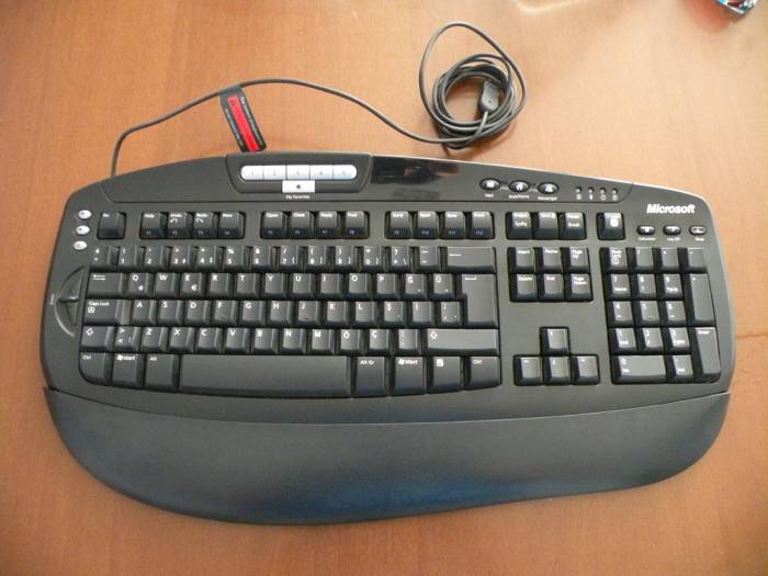 Microsoft Comfort Curve Keyboard 2000 Sorunum