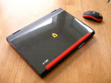 Ferrari 2010 sezonunu açtı; AMD birlikteliği devam ediyor