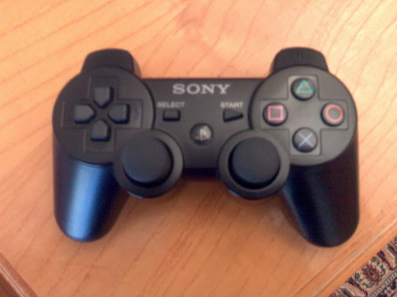  Satılık 3 Aylık Tertemiz Playstation3 60 GB- Birsürü aksesuar ile (foto)