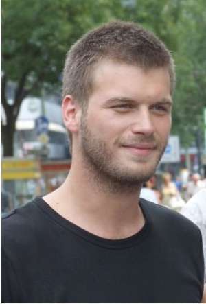  Kıvanç'ın şu saçı kaç numara?