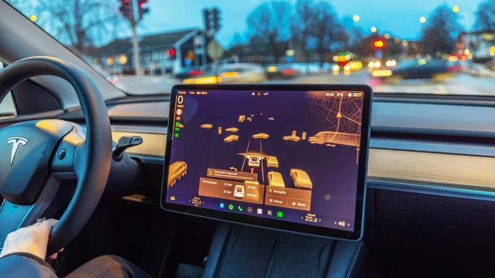 Tesla’nın FSD planı Avrupa’da güvenlik endişelerine takıldı