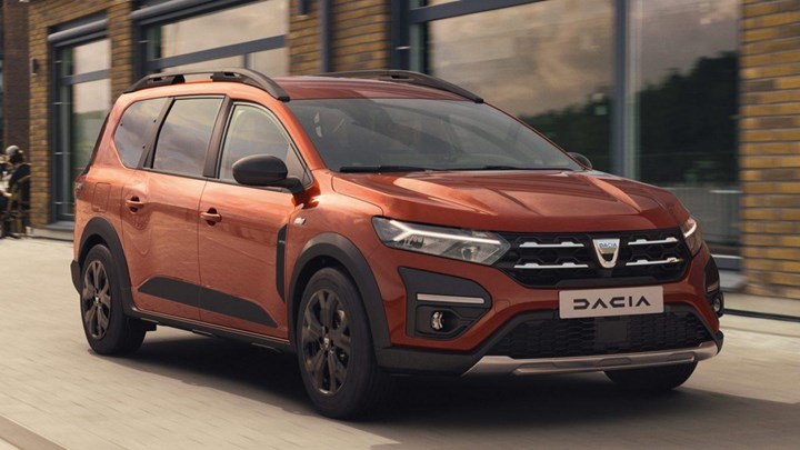 Dacia, mecbur kalana dek elektrikli araç markasına dönüşmeyecek