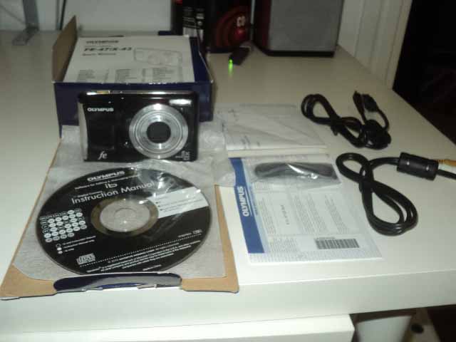  Satılık Philips 26' 66 ekran LCD + sıfır Olympus Fotograf Makinası 550tl