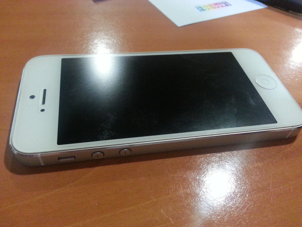  İNDİRİM****Avea IPHONE 5 16gb ...Resimli