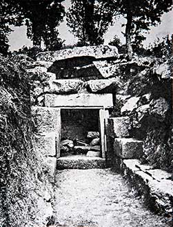  2500 Yıllık Kubbeli Mezar Dozerle Dümdüz Edildi