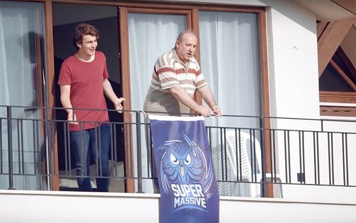 Türkiye’de caps’lerin en meşhur adamı bu kez reklam filminde oynadı
