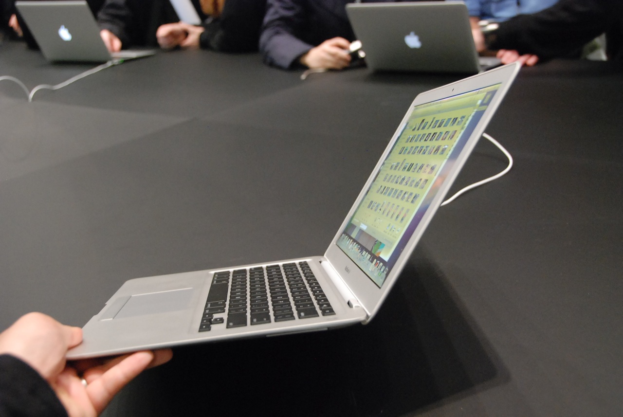 Retina ekranlı MacBook Air fansız ve çok ince olabilir