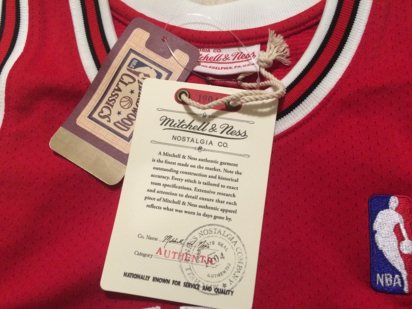 Satılık Mitchell & Ness marka orjinal Michael Jordan forması