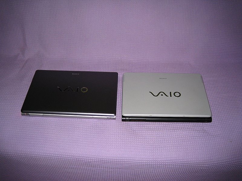  sony vaio fw serisi detaylı fotoğraflar..15.4-16.4 ınc karşılaştırması