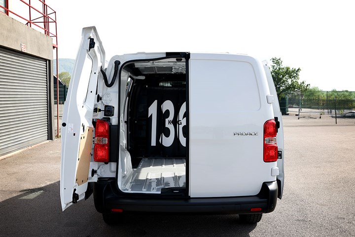 Toyota Proace Verso ve Cargo Türkiye'de: İşte fiyatı ve özellikleri