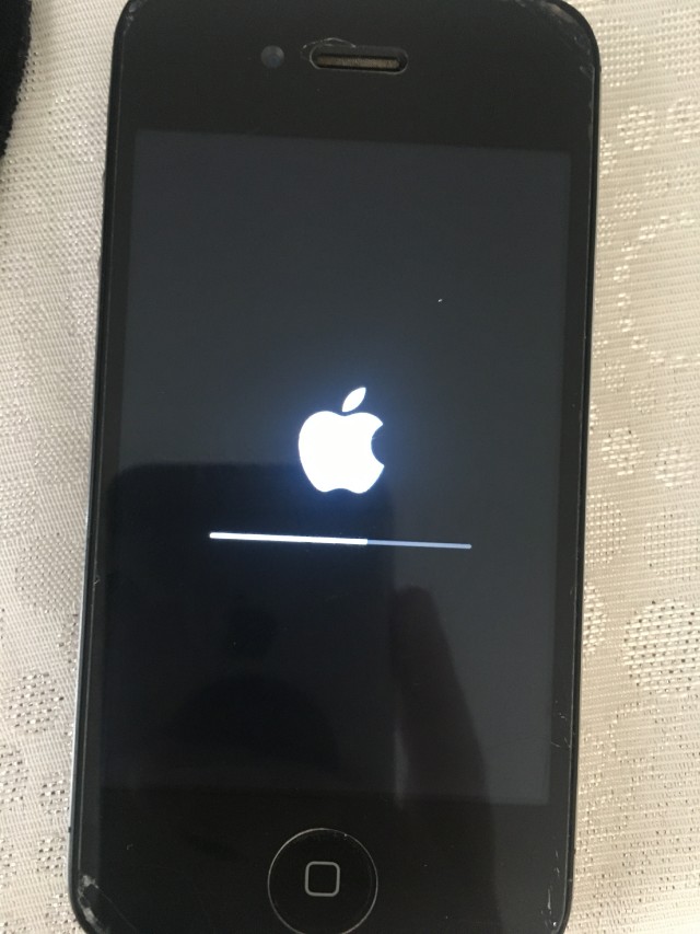 iphone 4s 6.1.3 den başka yazılım yükleyemiyorum!